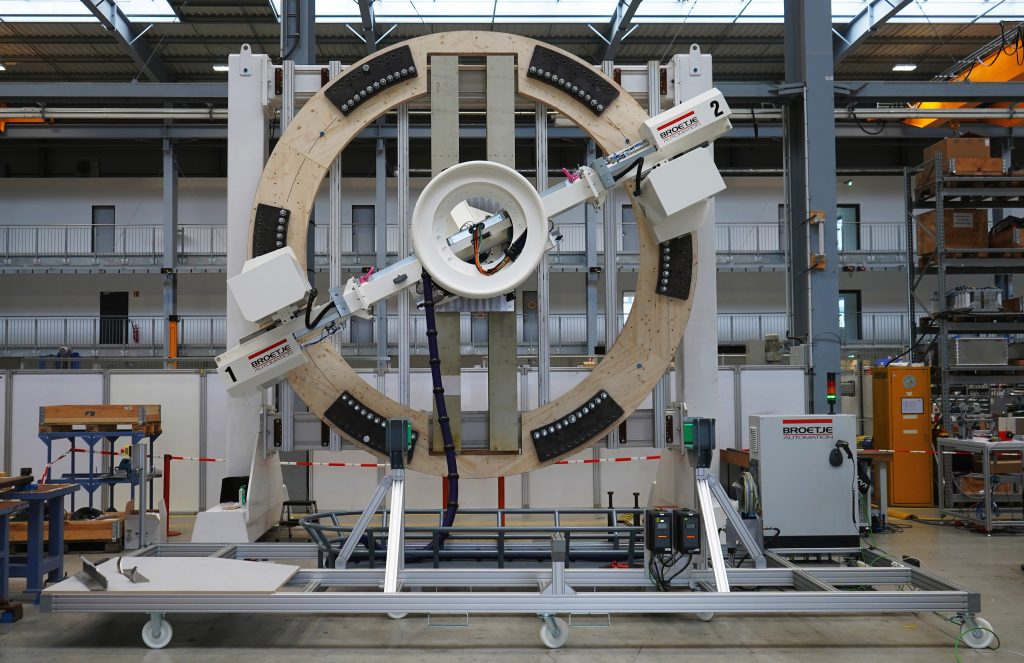 Rotary Torque System for automated fastening of wind turbine components (Photo: Broetje-Automation)